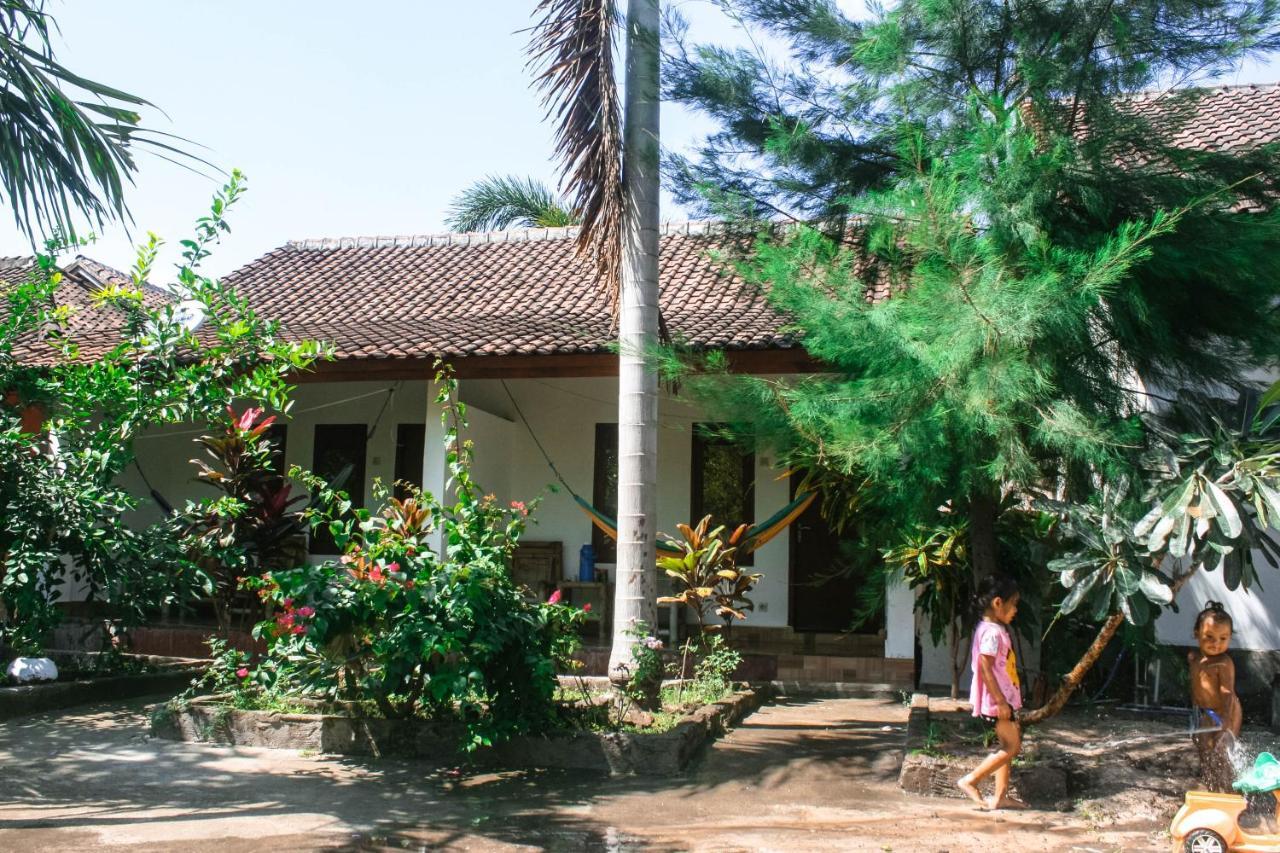 Mellow Hostel Kuta  Buitenkant foto